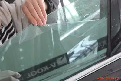 为什么那么多欧美国家不允许前挡和前排汽车玻璃贴膜?
