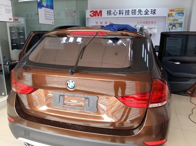 宝马X1汽车贴膜玻璃全车贴3M膜